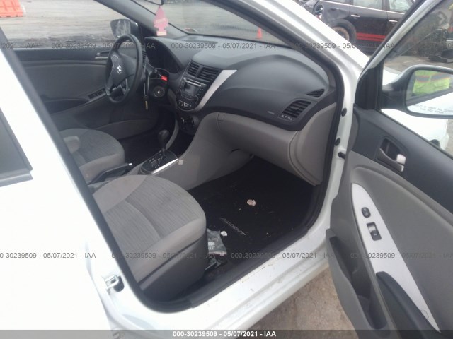 Photo 4 VIN: KMHCT5AE7GU243945 - HYUNDAI ACCENT 