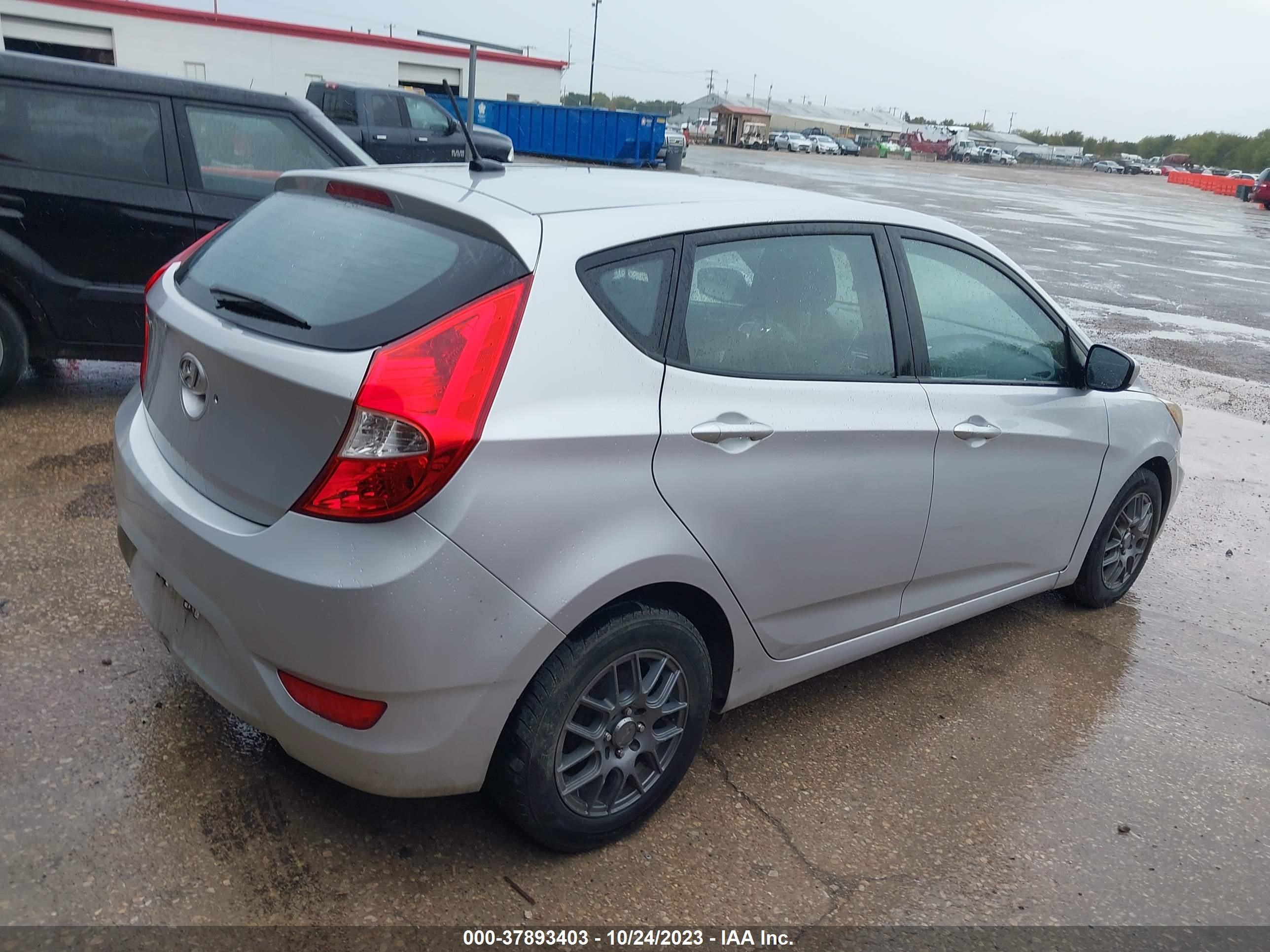 Photo 3 VIN: KMHCT5AE7GU262253 - HYUNDAI ACCENT 