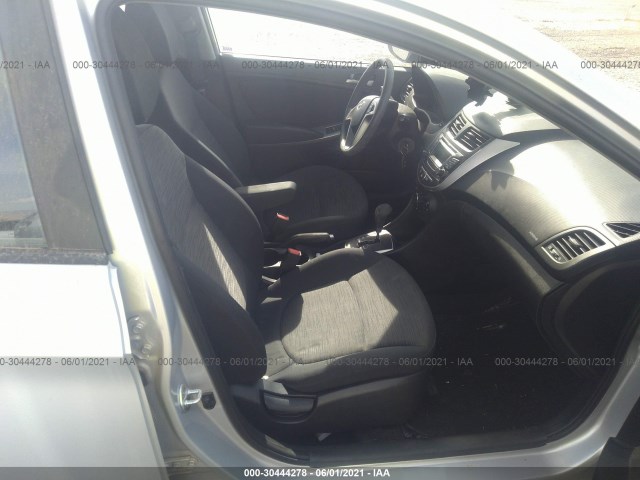 Photo 4 VIN: KMHCT5AE7GU289811 - HYUNDAI ACCENT 