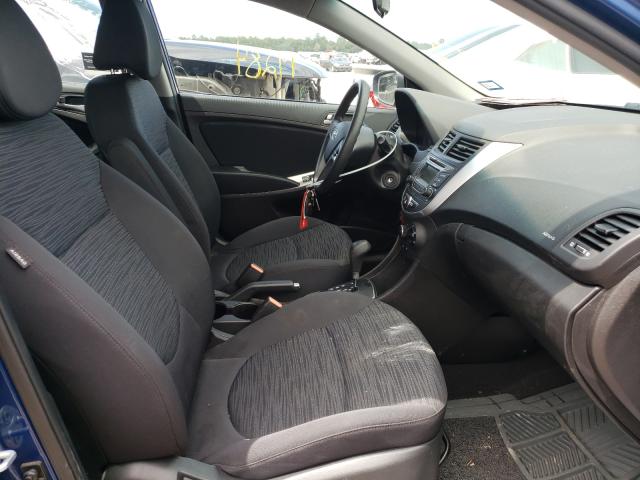 Photo 4 VIN: KMHCT5AE7HU313865 - HYUNDAI ACCENT SE 