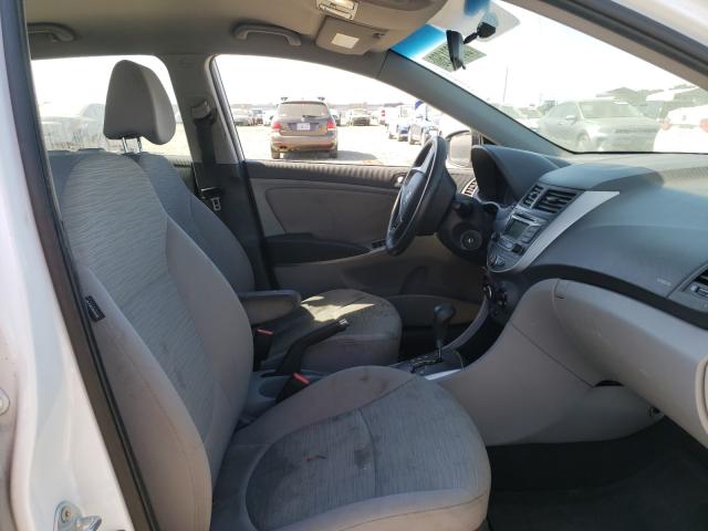 Photo 4 VIN: KMHCT5AE7HU319083 - HYUNDAI ACCENT SE 