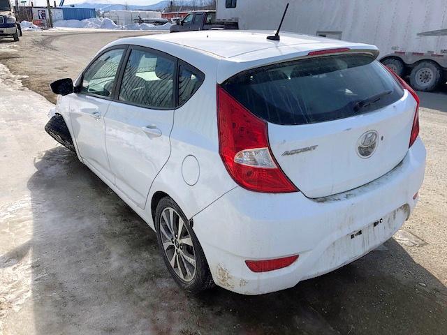 Photo 3 VIN: KMHCT5AE7HU330424 - HYUNDAI ACCENT SE 