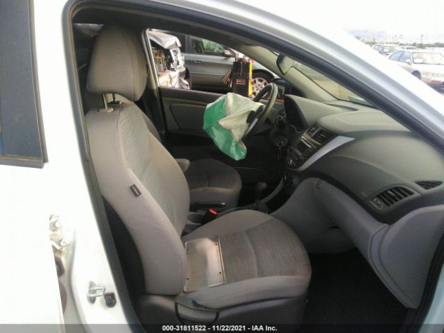 Photo 4 VIN: KMHCT5AE7HU350365 - HYUNDAI ACCENT 