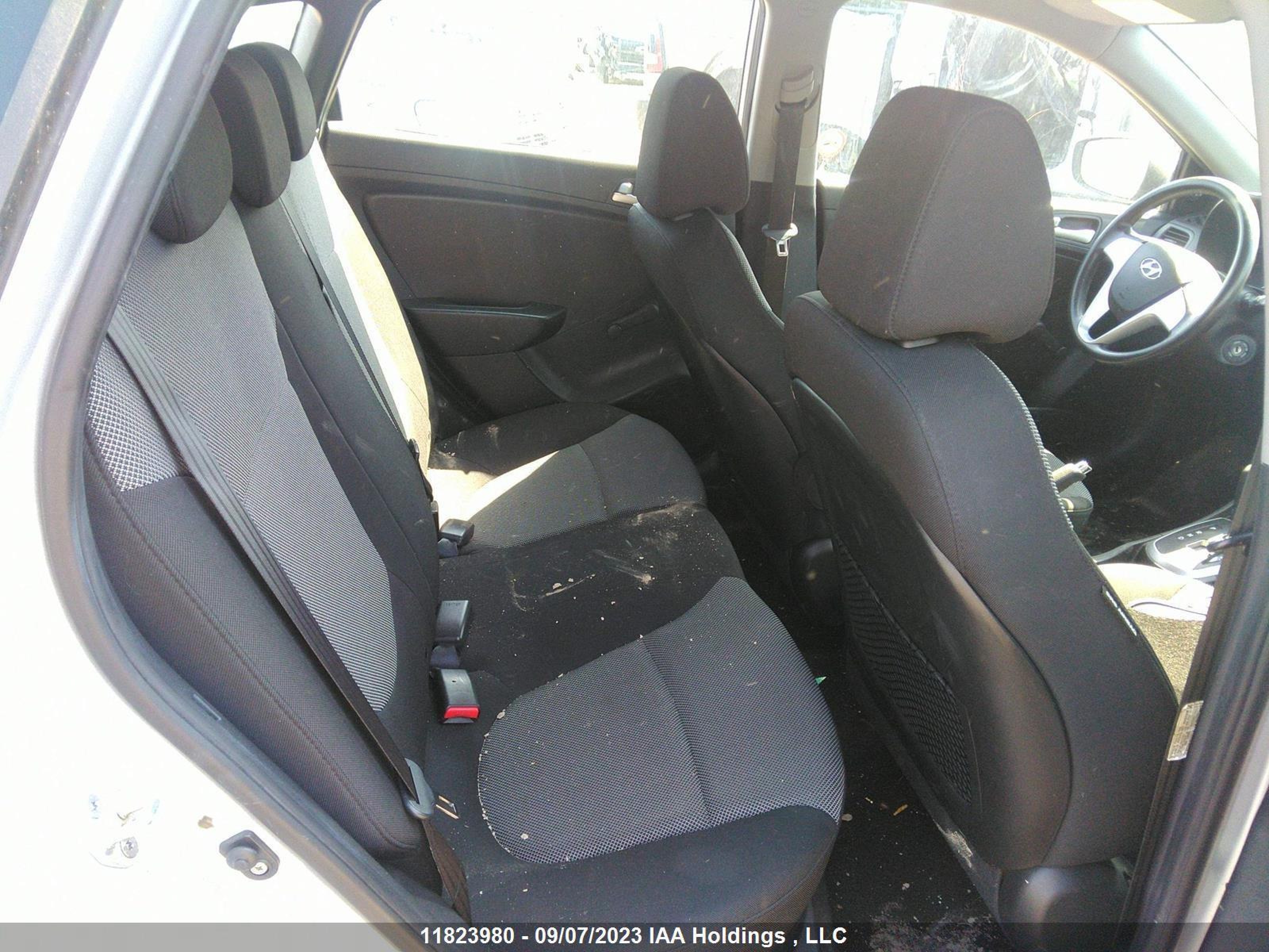 Photo 7 VIN: KMHCT5AE8CU014586 - HYUNDAI ACCENT 