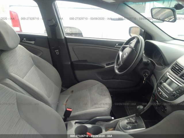 Photo 4 VIN: KMHCT5AE8HU298888 - HYUNDAI ACCENT 