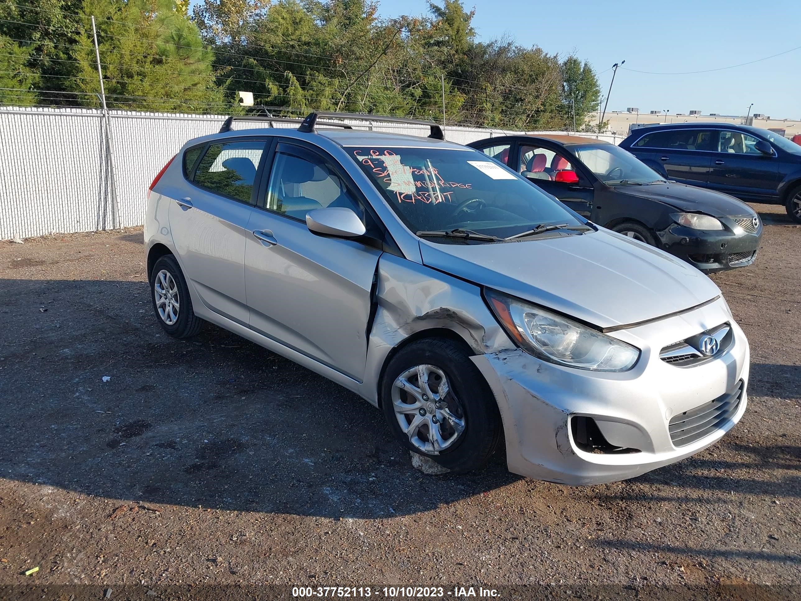 Photo 0 VIN: KMHCT5AE9CU021661 - HYUNDAI ACCENT 