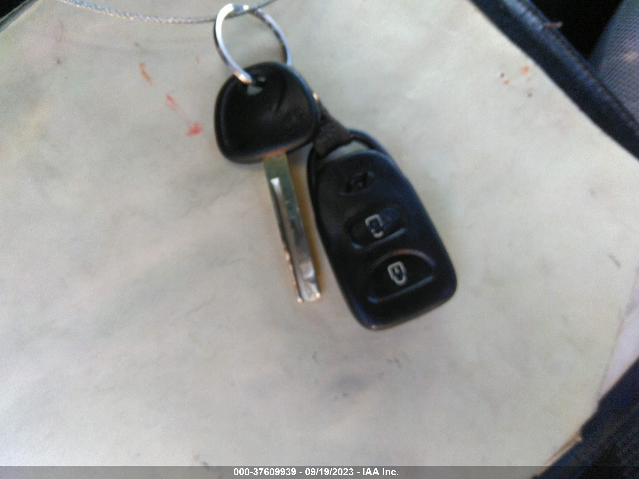 Photo 10 VIN: KMHCT5AE9CU029758 - HYUNDAI ACCENT 