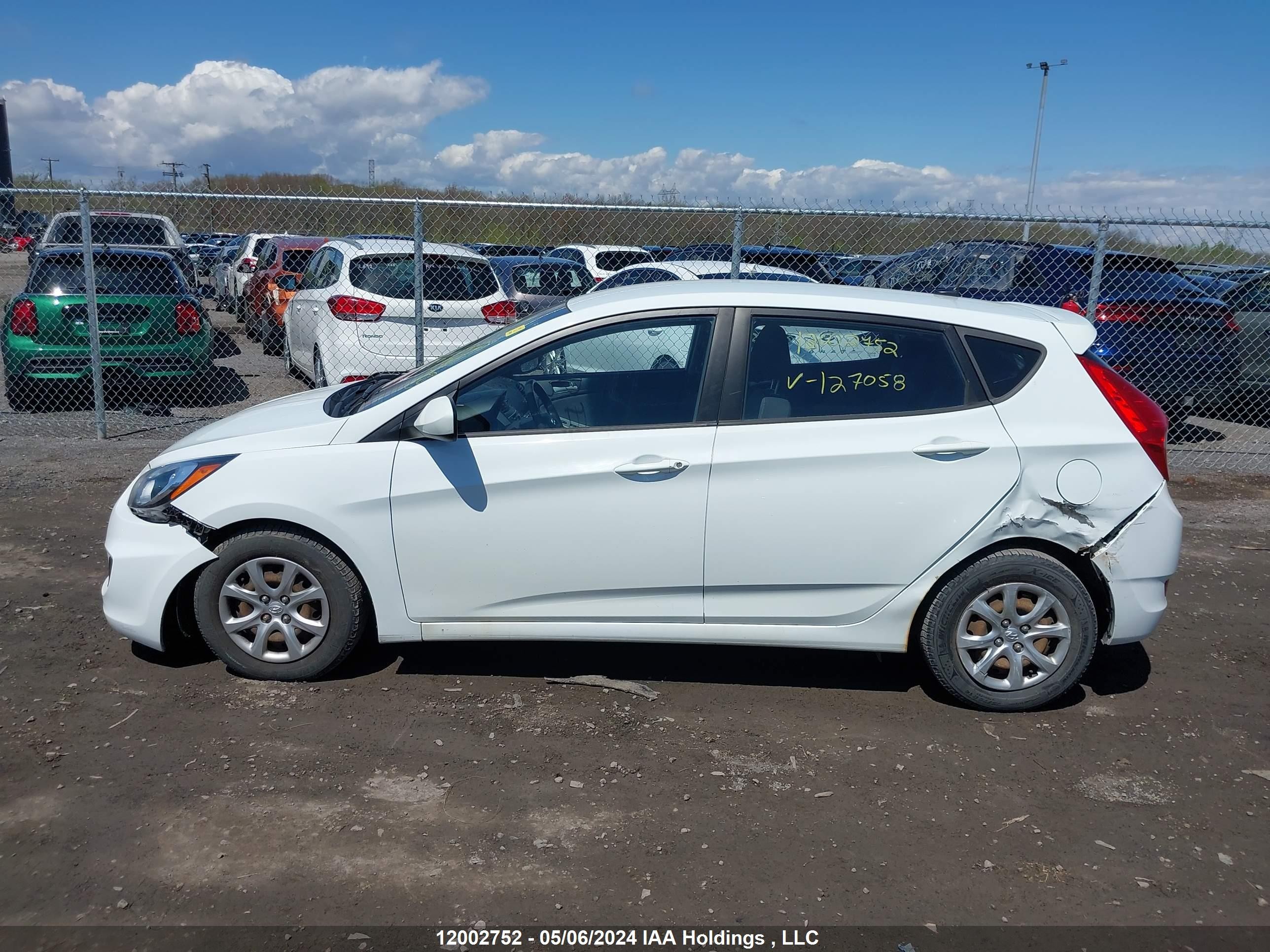 Photo 14 VIN: KMHCT5AE9DU127058 - HYUNDAI ACCENT 