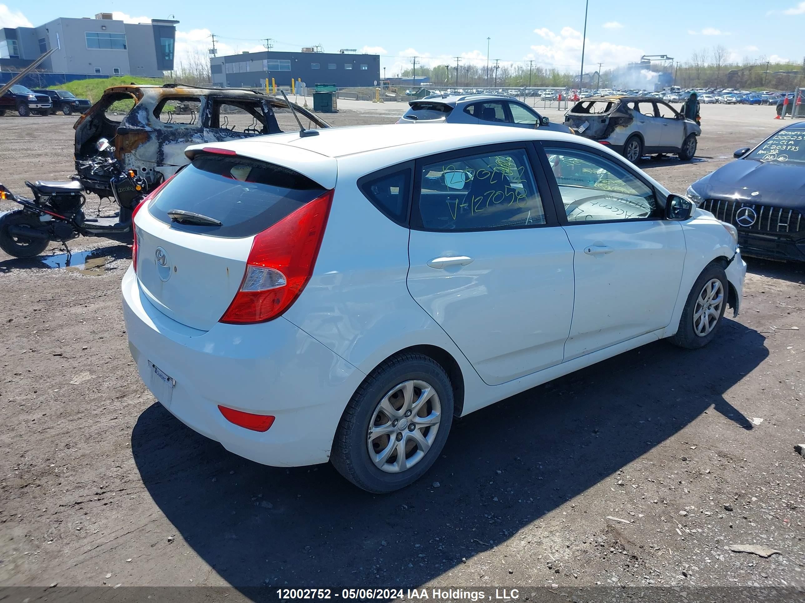 Photo 3 VIN: KMHCT5AE9DU127058 - HYUNDAI ACCENT 