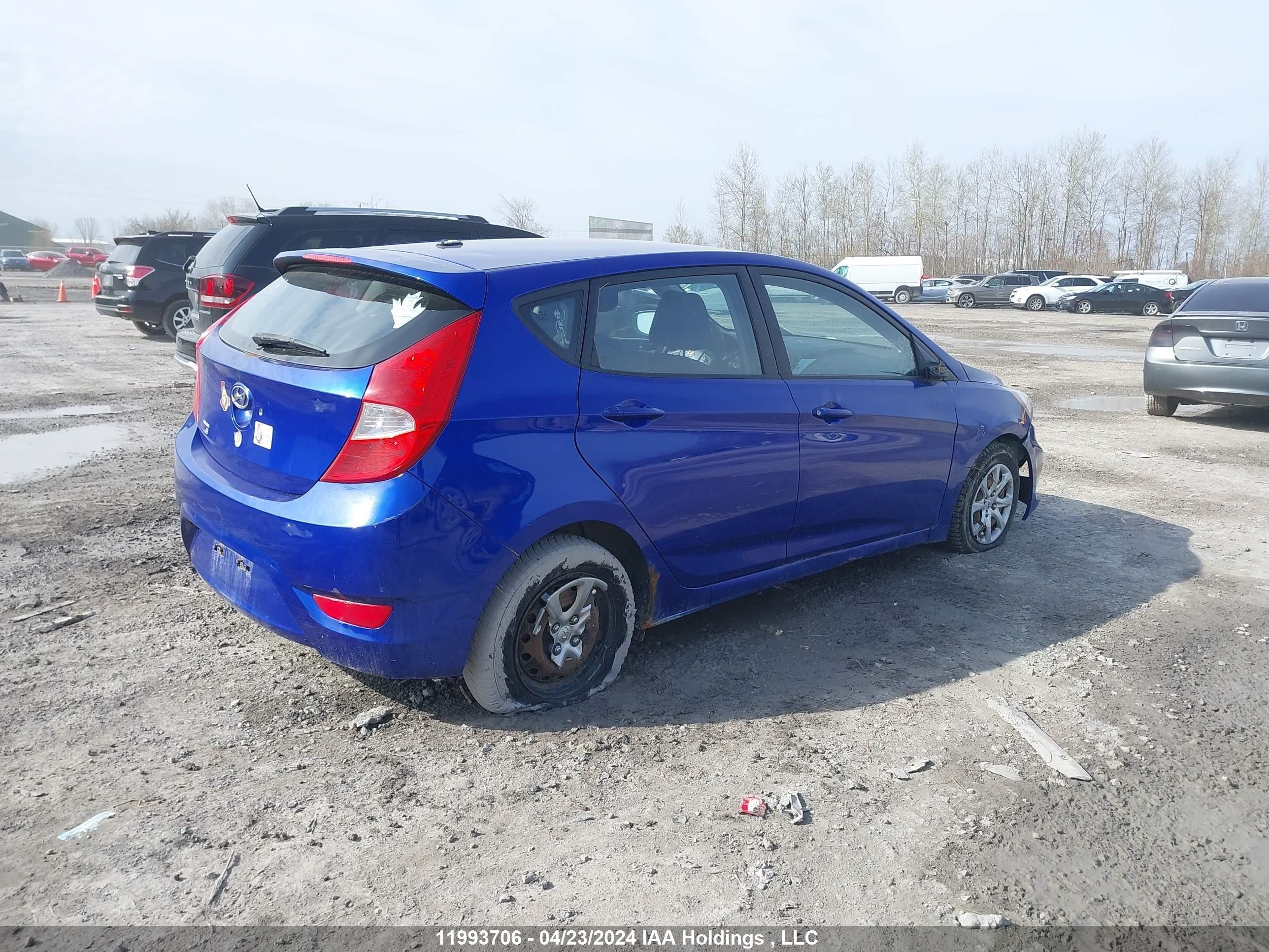 Photo 3 VIN: KMHCT5AEXEU143304 - HYUNDAI ACCENT 