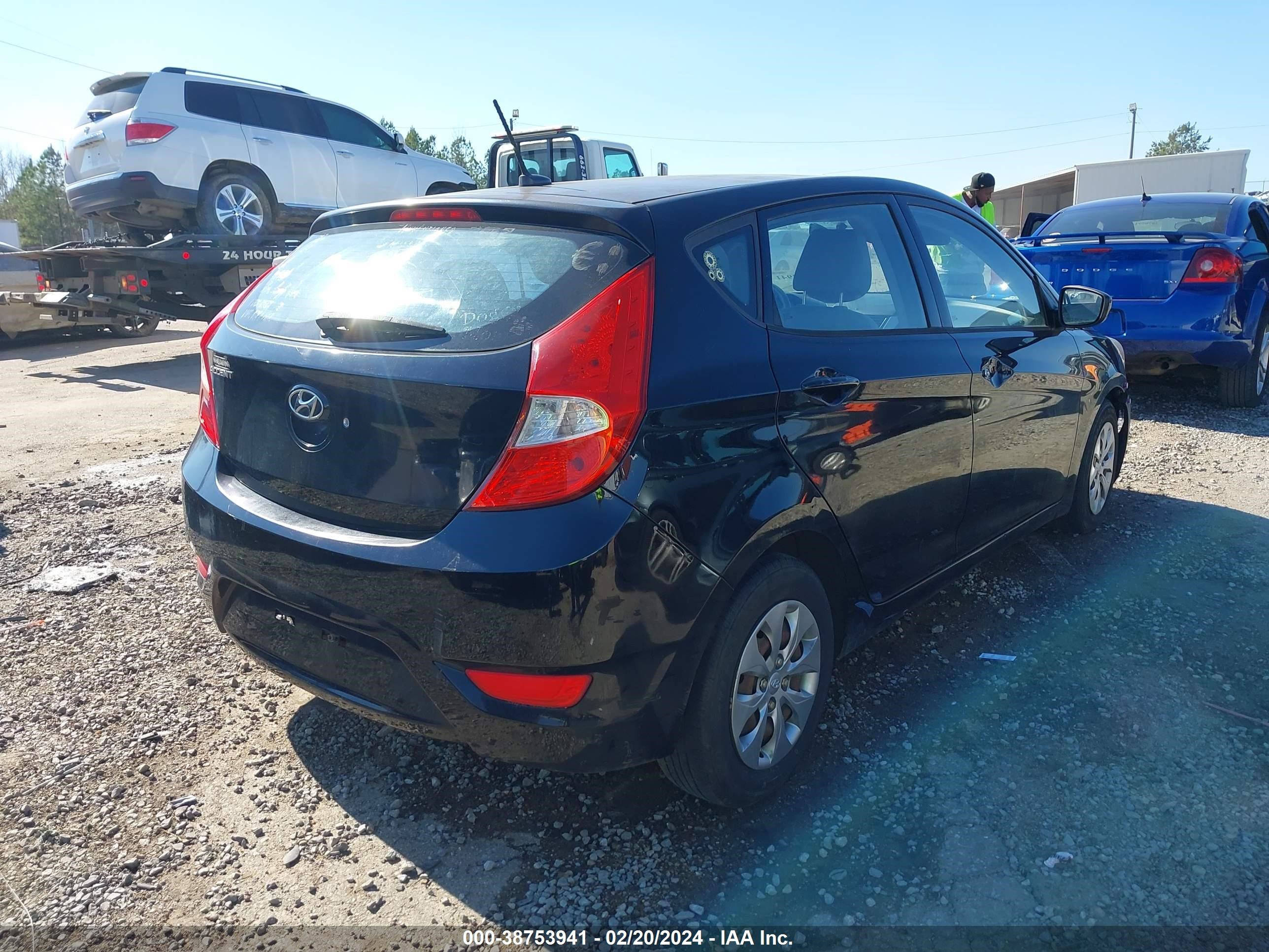 Photo 3 VIN: KMHCT5AEXFU216138 - HYUNDAI ACCENT 