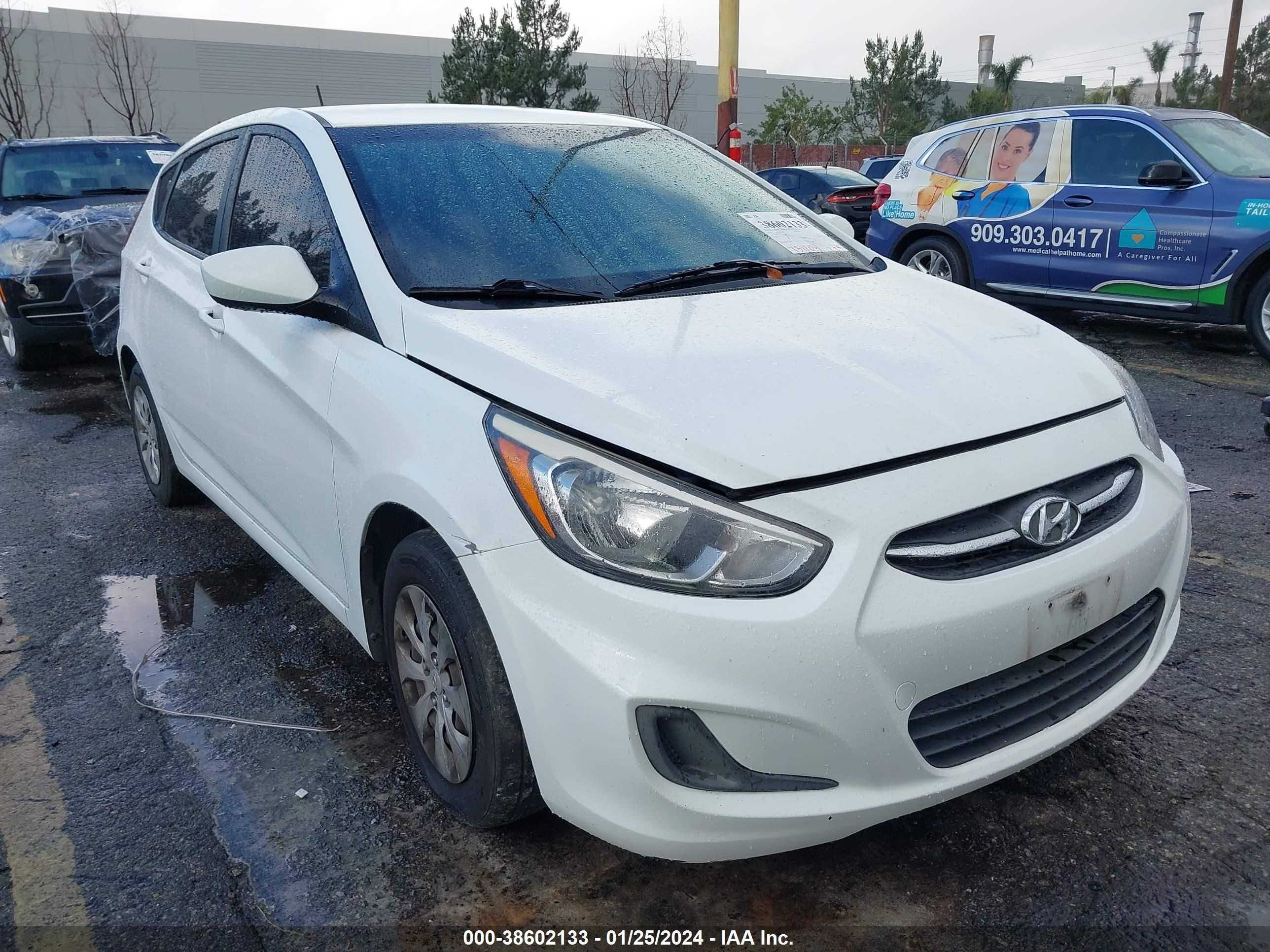 Photo 5 VIN: KMHCT5AEXGU246919 - HYUNDAI ACCENT 