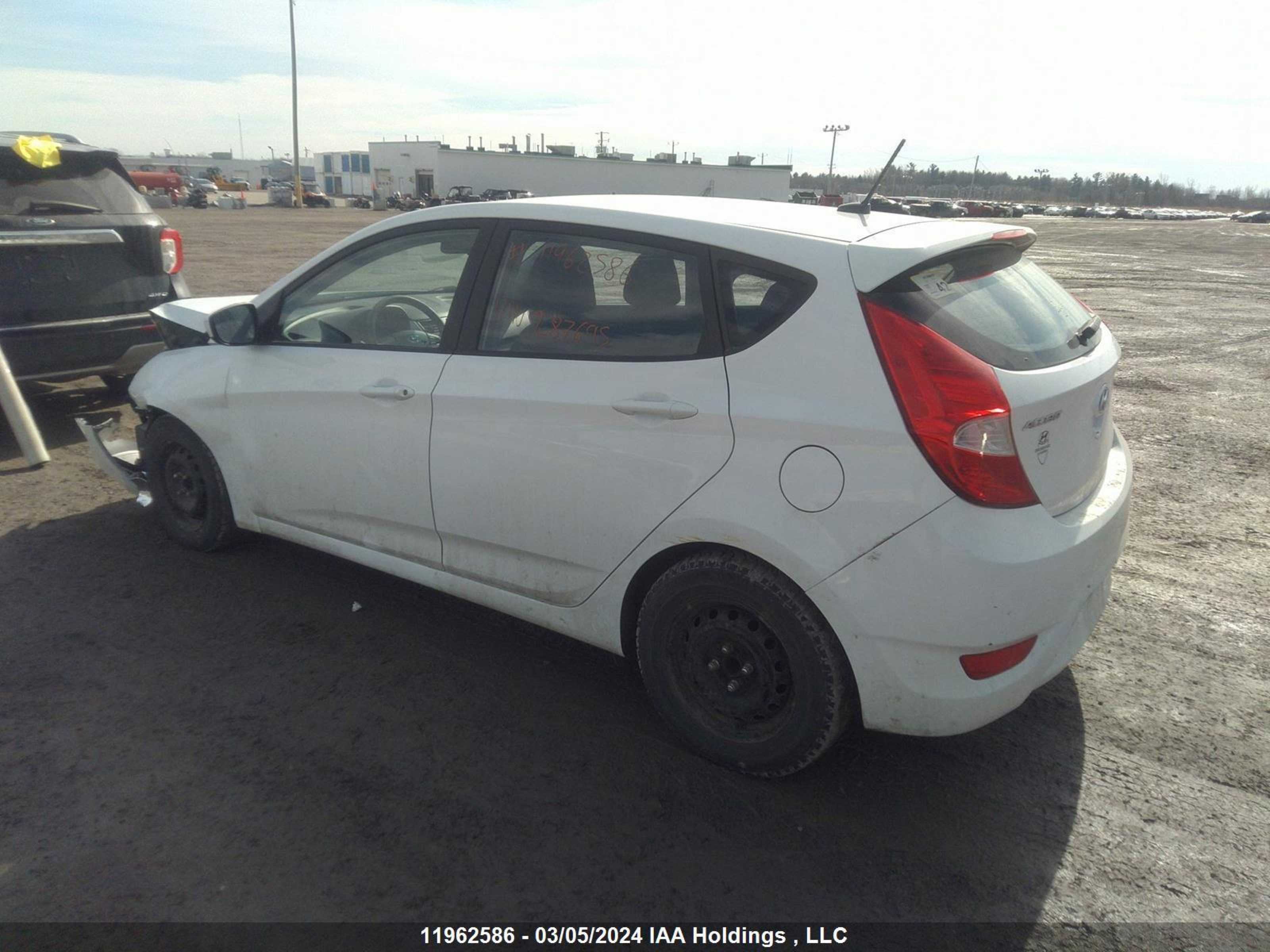 Photo 2 VIN: KMHCT5AEXGU287695 - HYUNDAI ACCENT 