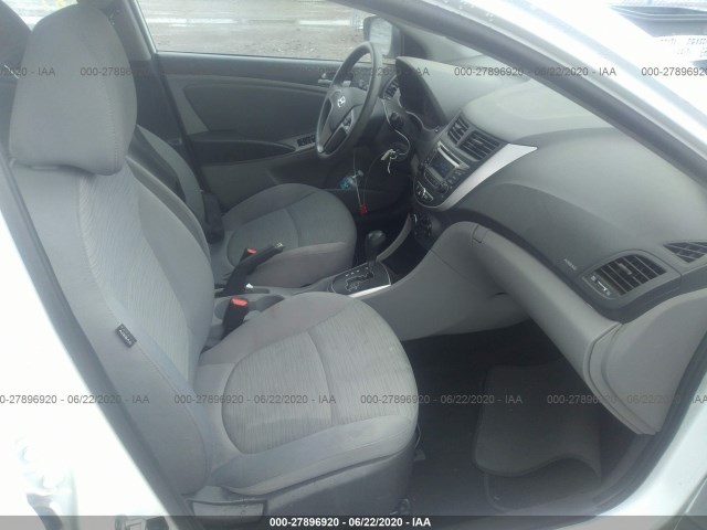 Photo 4 VIN: KMHCT5AEXHU307302 - HYUNDAI ACCENT 