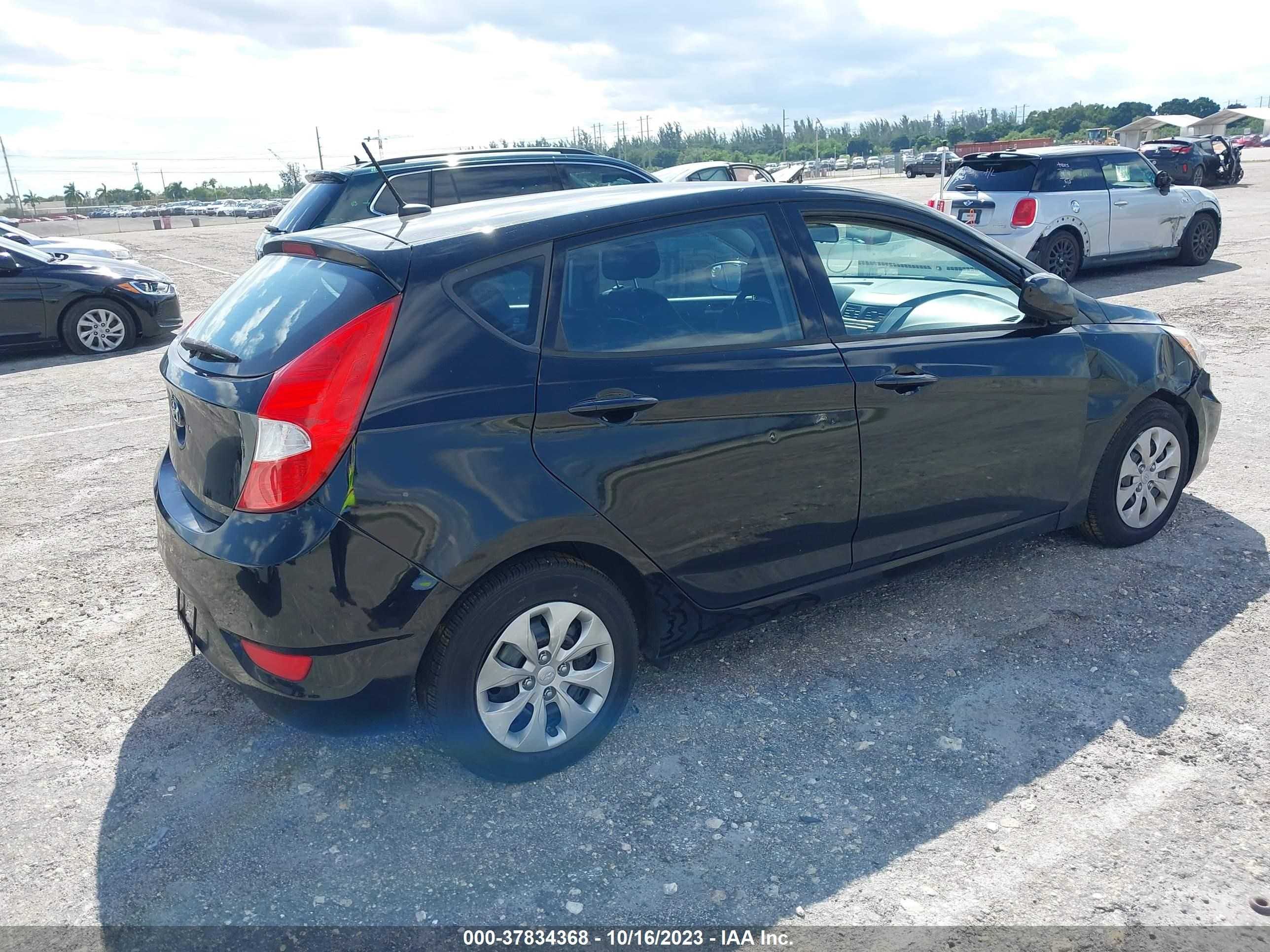 Photo 3 VIN: KMHCT5AEXHU354247 - HYUNDAI ACCENT 