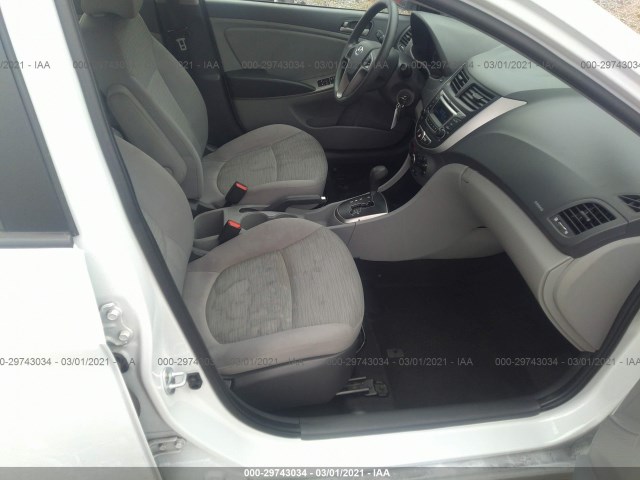 Photo 4 VIN: KMHCT5AEXHU364244 - HYUNDAI ACCENT 