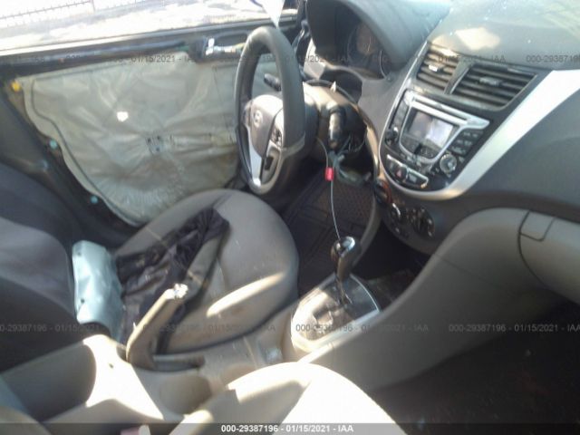 Photo 4 VIN: KMHCU4AE0CU058606 - HYUNDAI ACCENT 