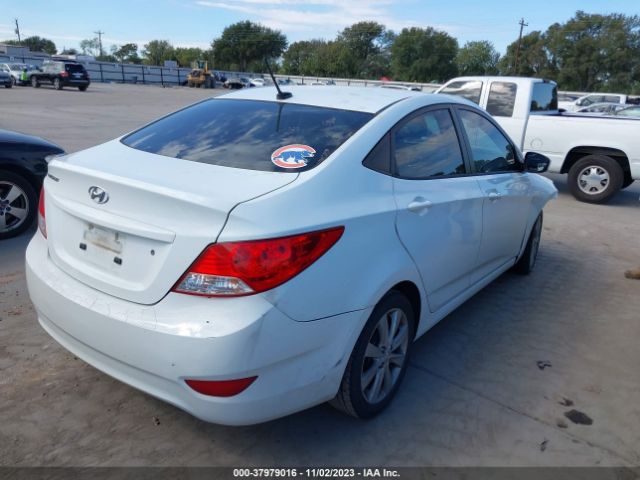 Photo 3 VIN: KMHCU4AE0CU097762 - HYUNDAI ACCENT 