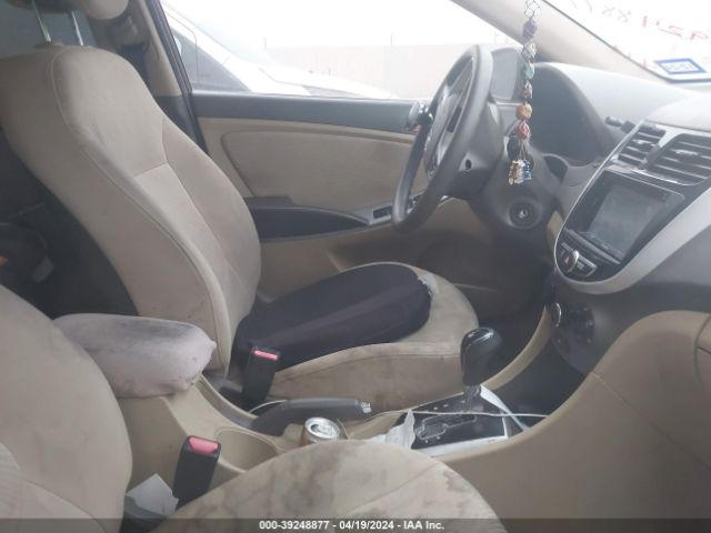 Photo 4 VIN: KMHCU4AE0CU240998 - HYUNDAI ACCENT 