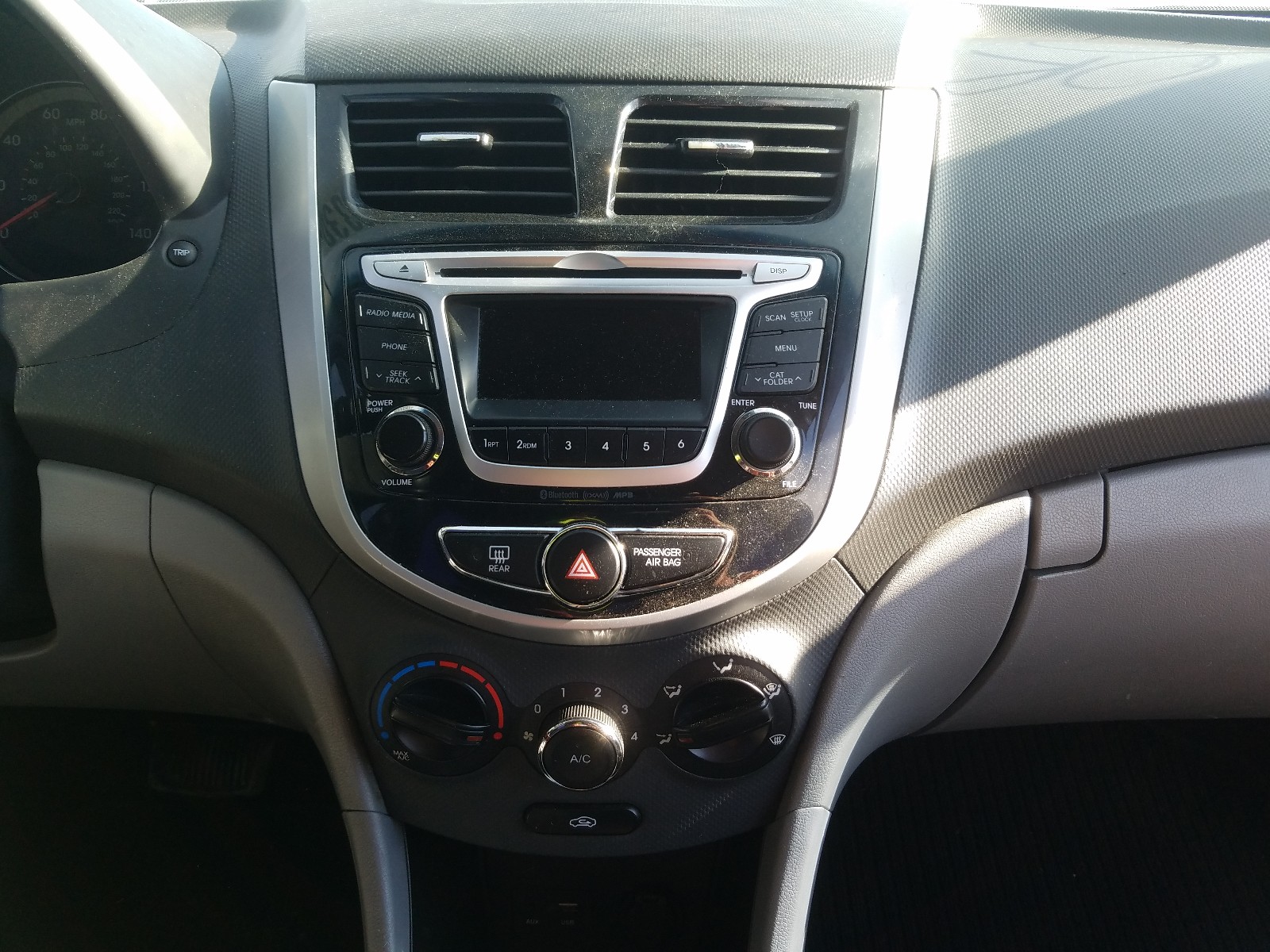 Photo 8 VIN: KMHCU4AE0EU775722 - HYUNDAI ACCENT GLS 