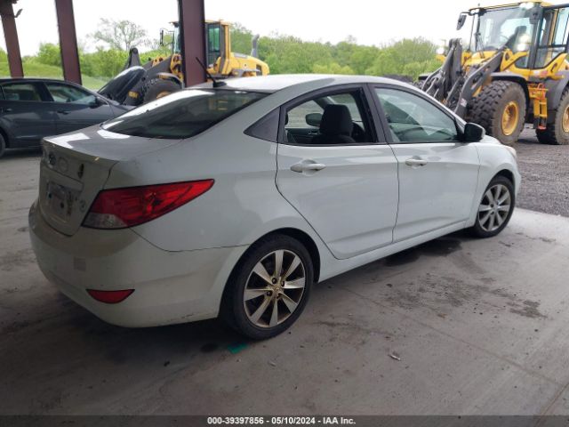 Photo 3 VIN: KMHCU4AE1CU133880 - HYUNDAI ACCENT 