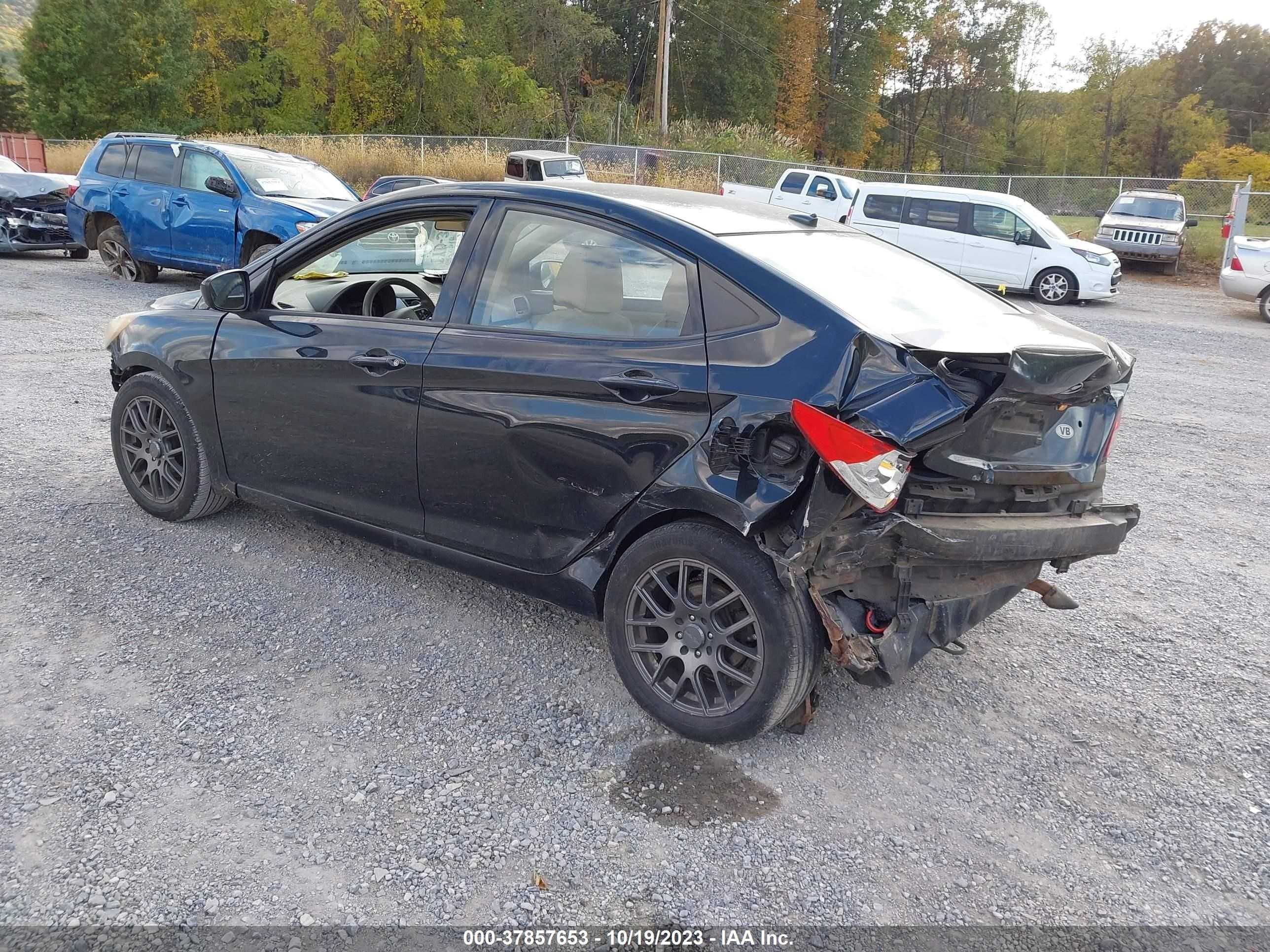 Photo 2 VIN: KMHCU4AE2CU096970 - HYUNDAI ACCENT 