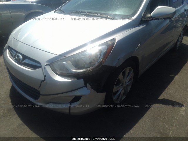 Photo 5 VIN: KMHCU4AE2CU186443 - HYUNDAI ACCENT 