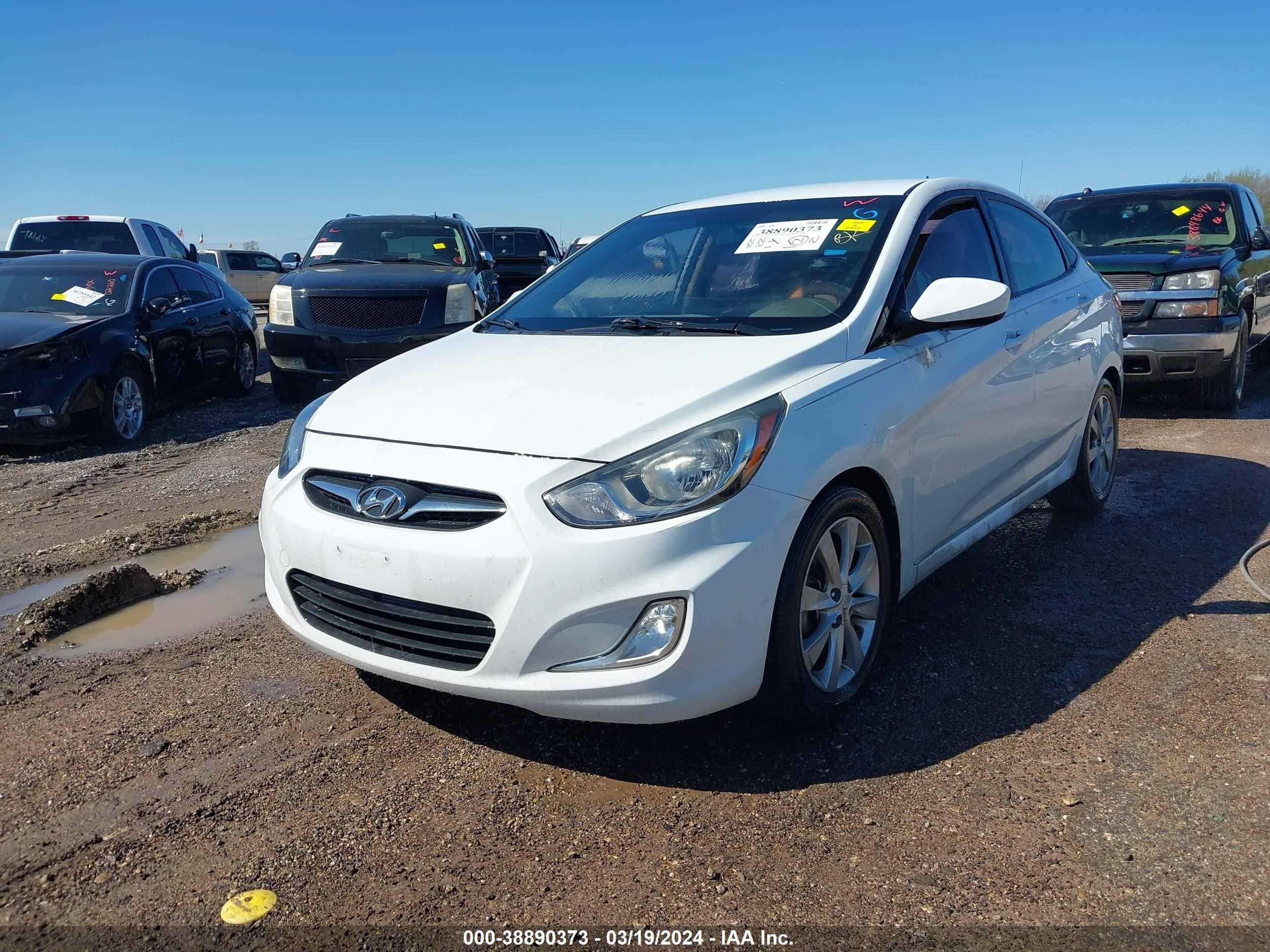 Photo 1 VIN: KMHCU4AE2CU264171 - HYUNDAI ACCENT 