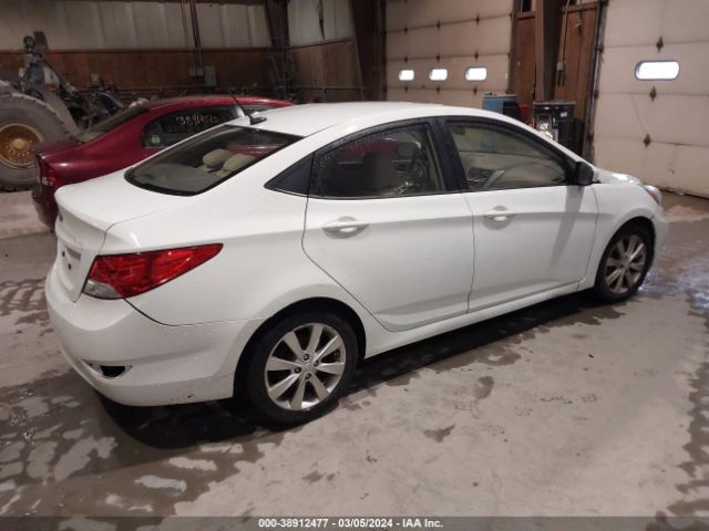 Photo 3 VIN: KMHCU4AE3CU035546 - HYUNDAI ACCENT 