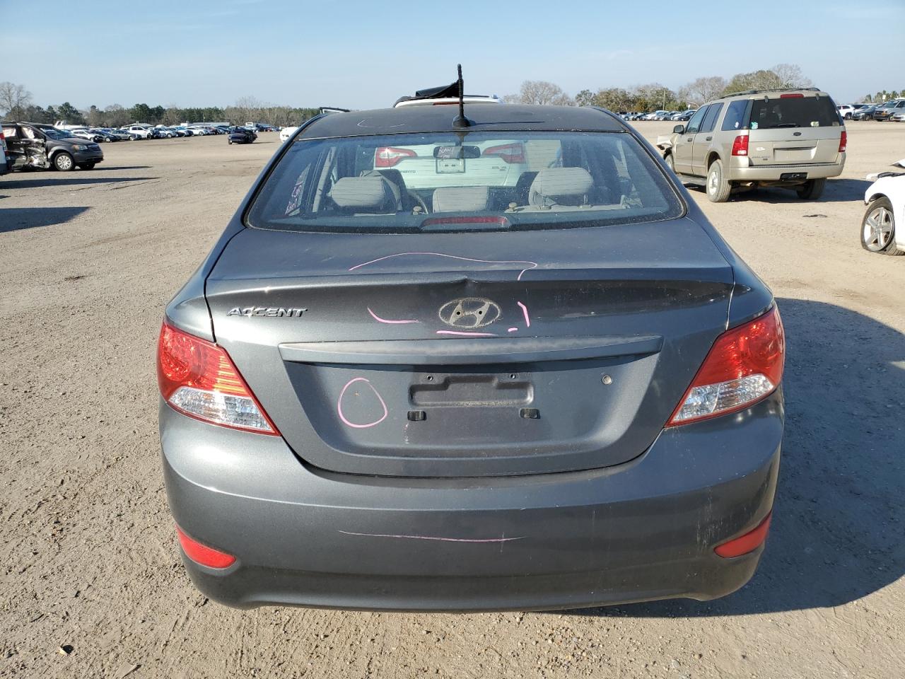 Photo 5 VIN: KMHCU4AE3CU235388 - HYUNDAI ACCENT 