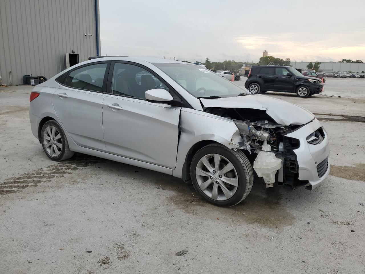 Photo 3 VIN: KMHCU4AE3EU767002 - HYUNDAI ACCENT 