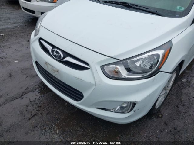 Photo 5 VIN: KMHCU4AE6CU184291 - HYUNDAI ACCENT 