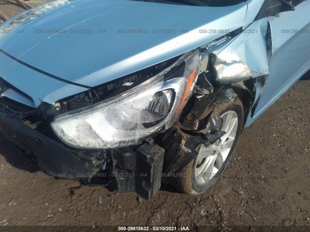 Photo 5 VIN: KMHCU4AE7CU132491 - HYUNDAI ACCENT 