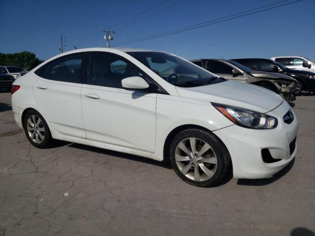 Photo 3 VIN: KMHCU4AE7DU304892 - HYUNDAI ACCENT 