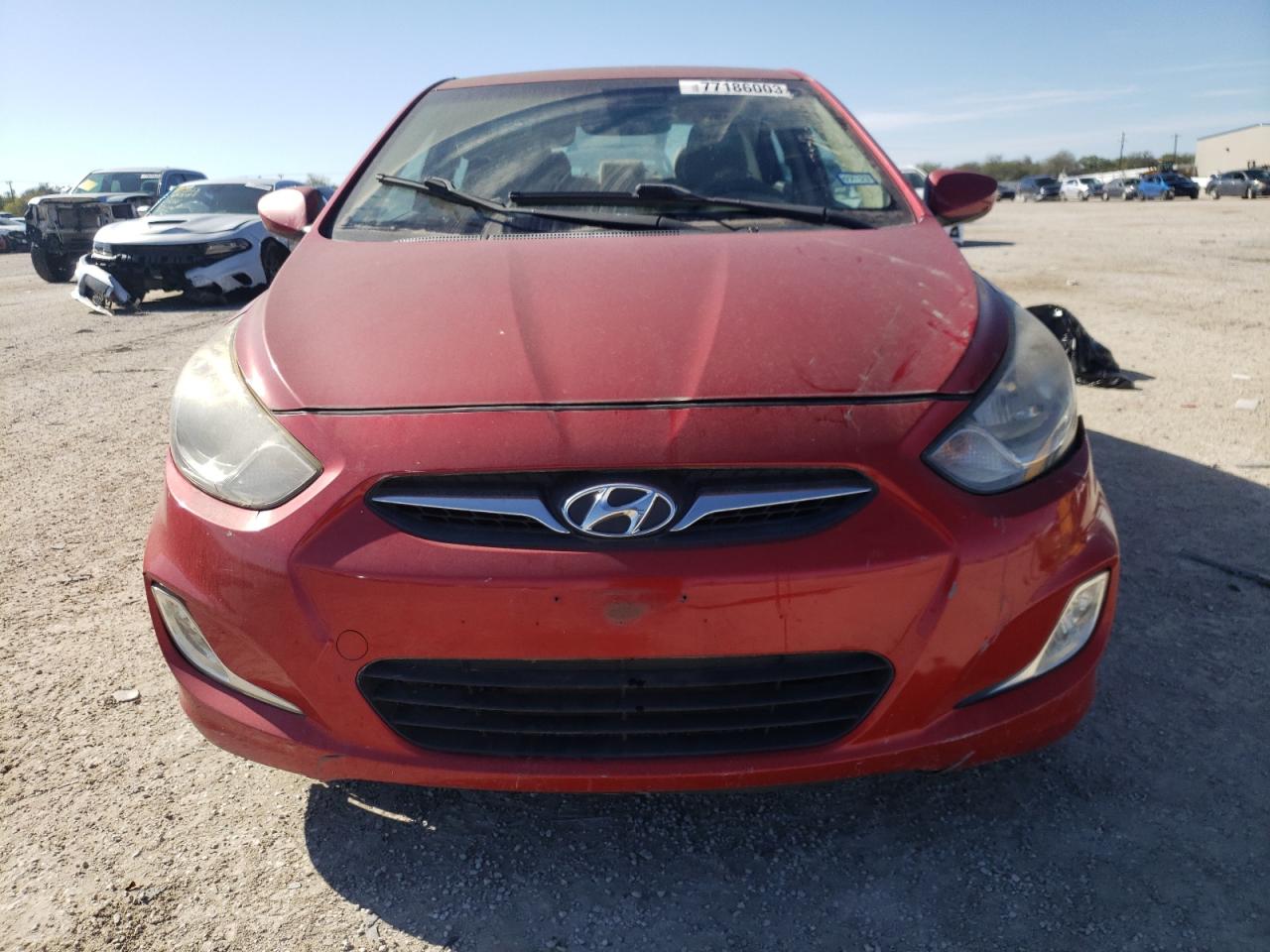 Photo 4 VIN: KMHCU4AE7DU312331 - HYUNDAI ACCENT 