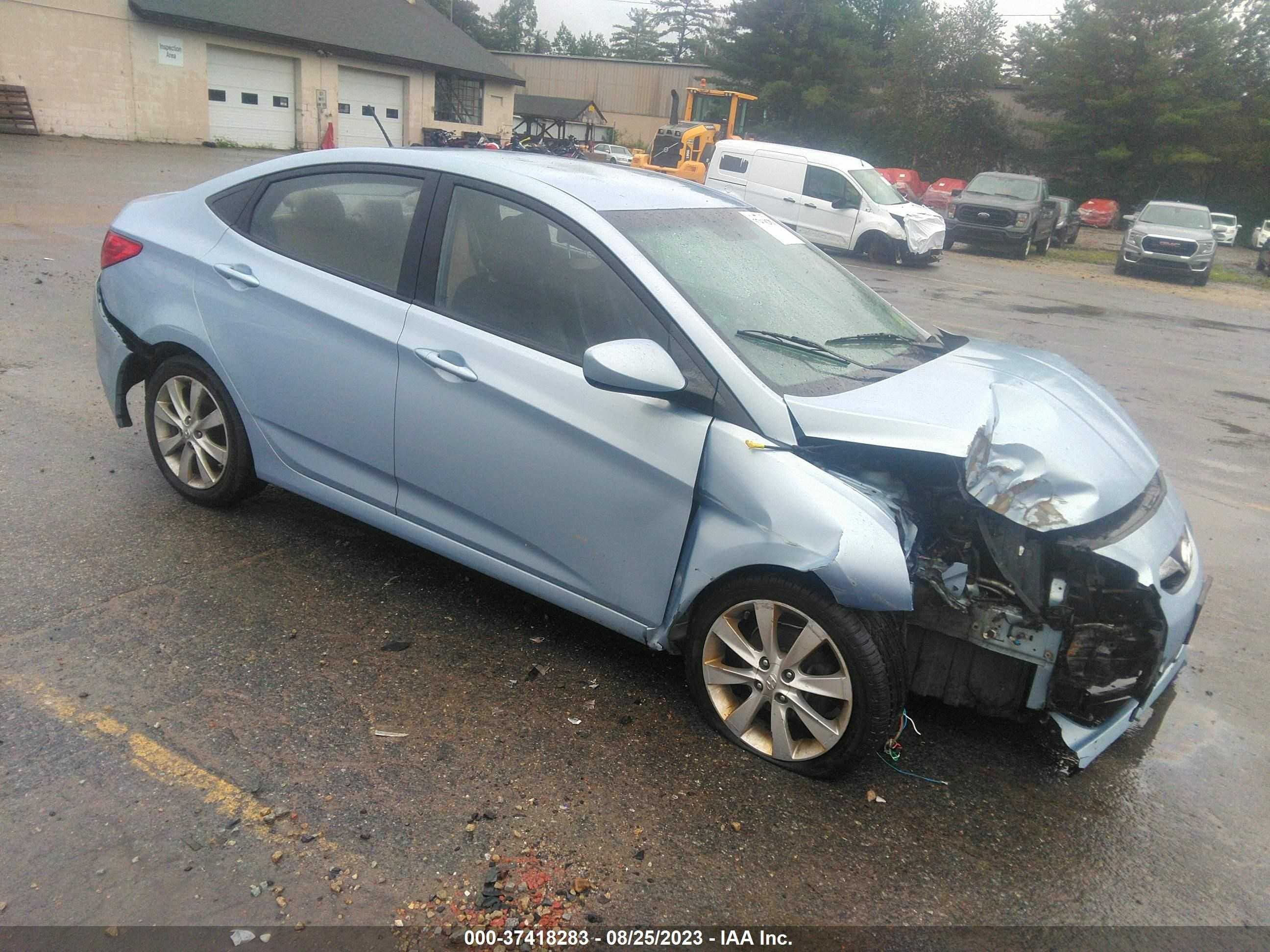 Photo 0 VIN: KMHCU4AE9CU063562 - HYUNDAI ACCENT 