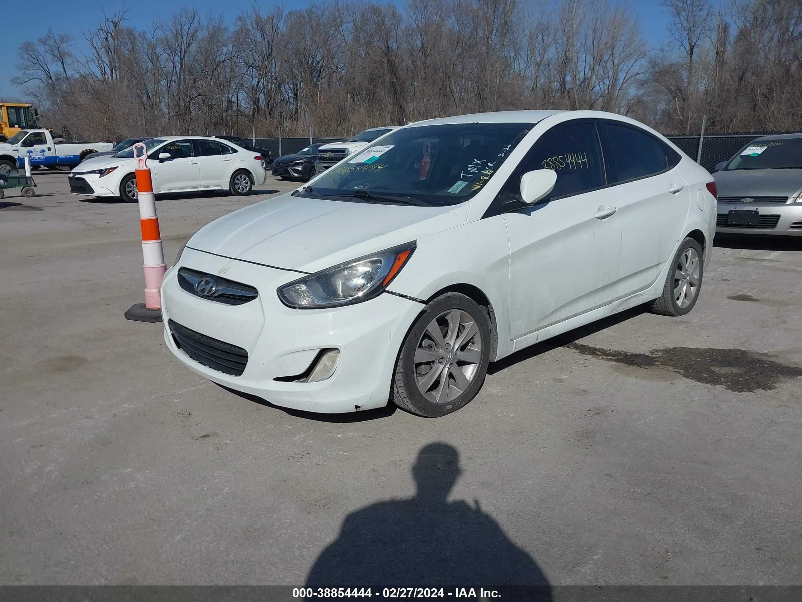 Photo 1 VIN: KMHCU4AE9CU095945 - HYUNDAI ACCENT 