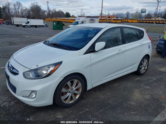 Photo 1 VIN: KMHCU5AE2CU010305 - HYUNDAI ACCENT 