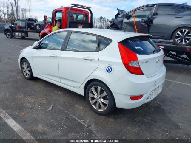 Photo 2 VIN: KMHCU5AE2CU010305 - HYUNDAI ACCENT 