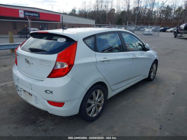 Photo 3 VIN: KMHCU5AE2CU010305 - HYUNDAI ACCENT 