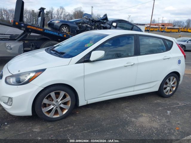 Photo 5 VIN: KMHCU5AE2CU010305 - HYUNDAI ACCENT 