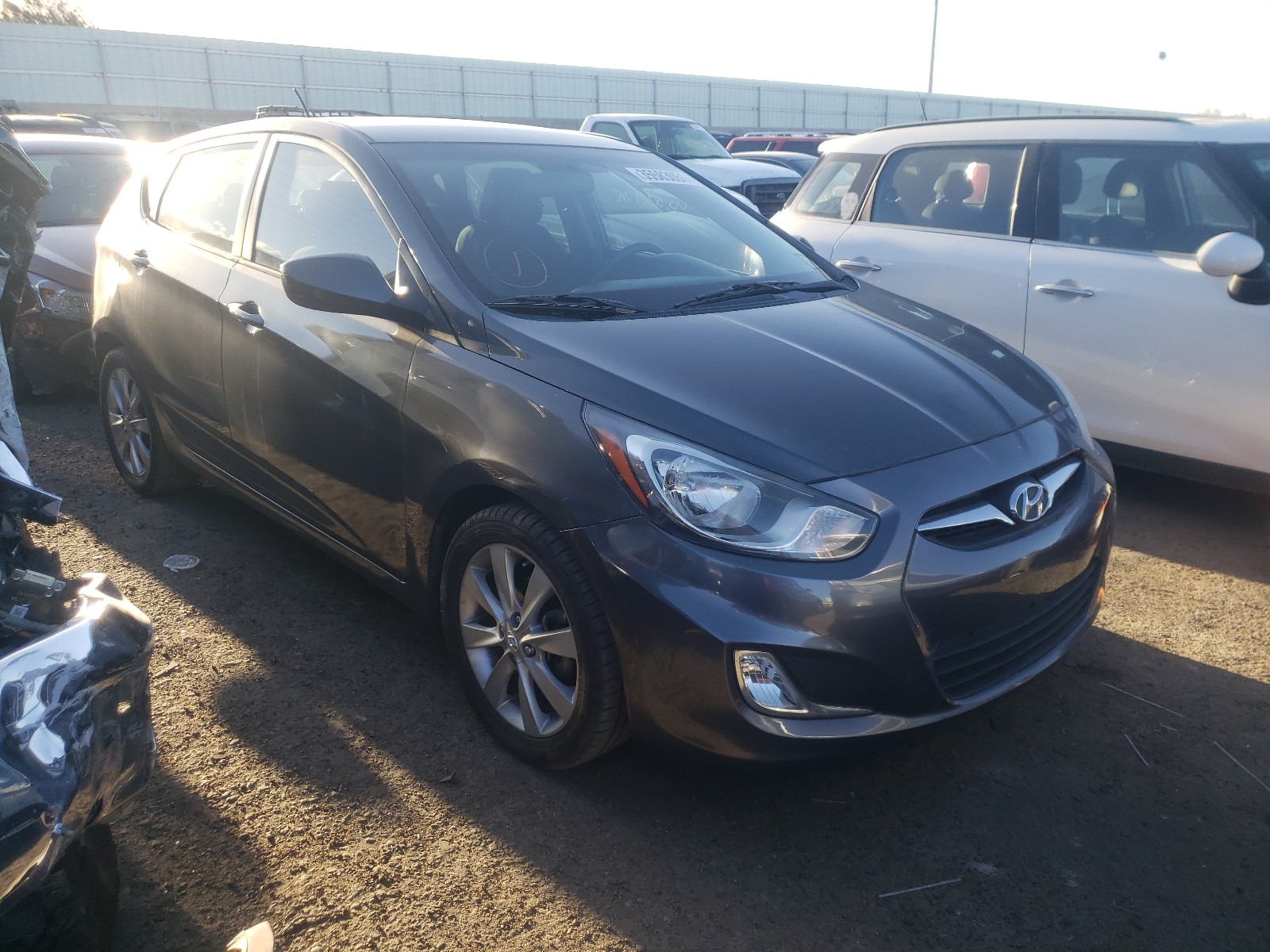 Photo 8 VIN: KMHCU5AE2CU013477 - HYUNDAI ACCENT GLS 