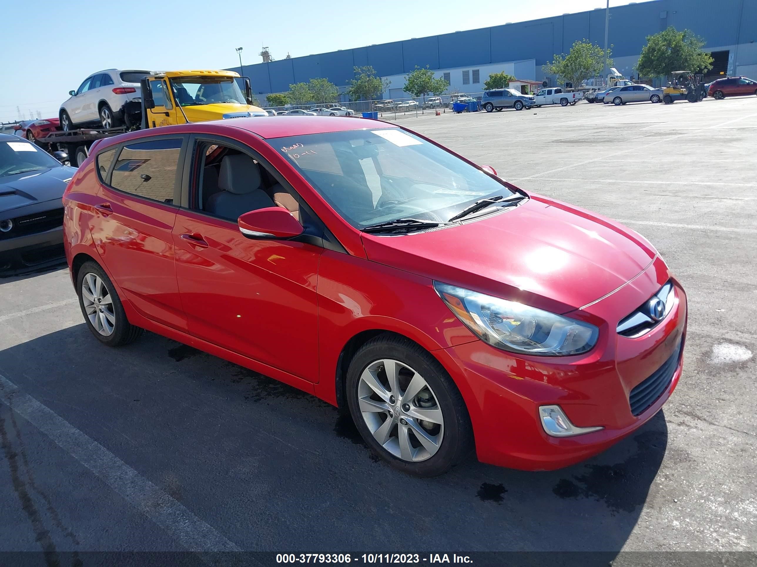 Photo 0 VIN: KMHCU5AE2DU076712 - HYUNDAI ACCENT 