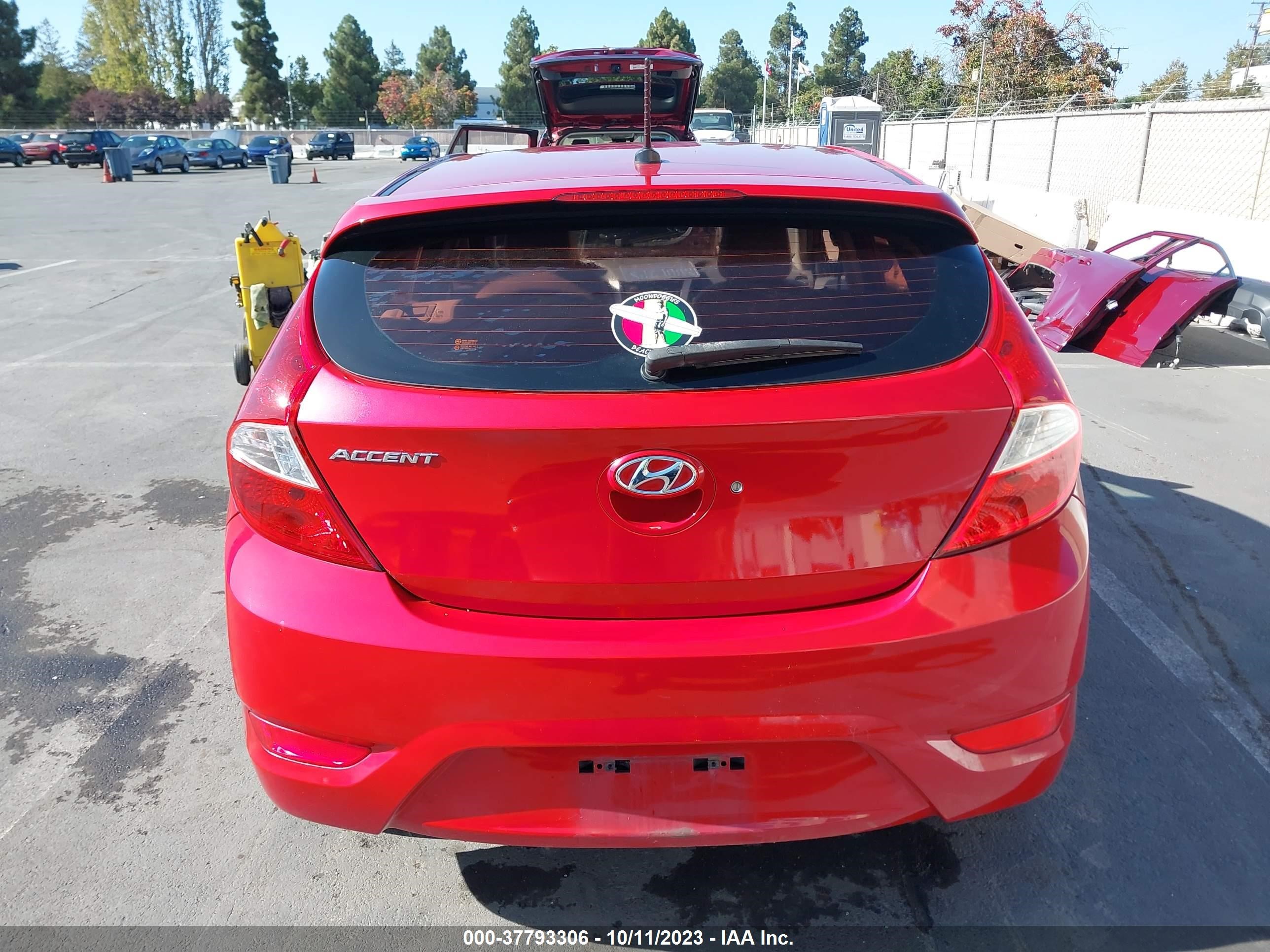 Photo 15 VIN: KMHCU5AE2DU076712 - HYUNDAI ACCENT 