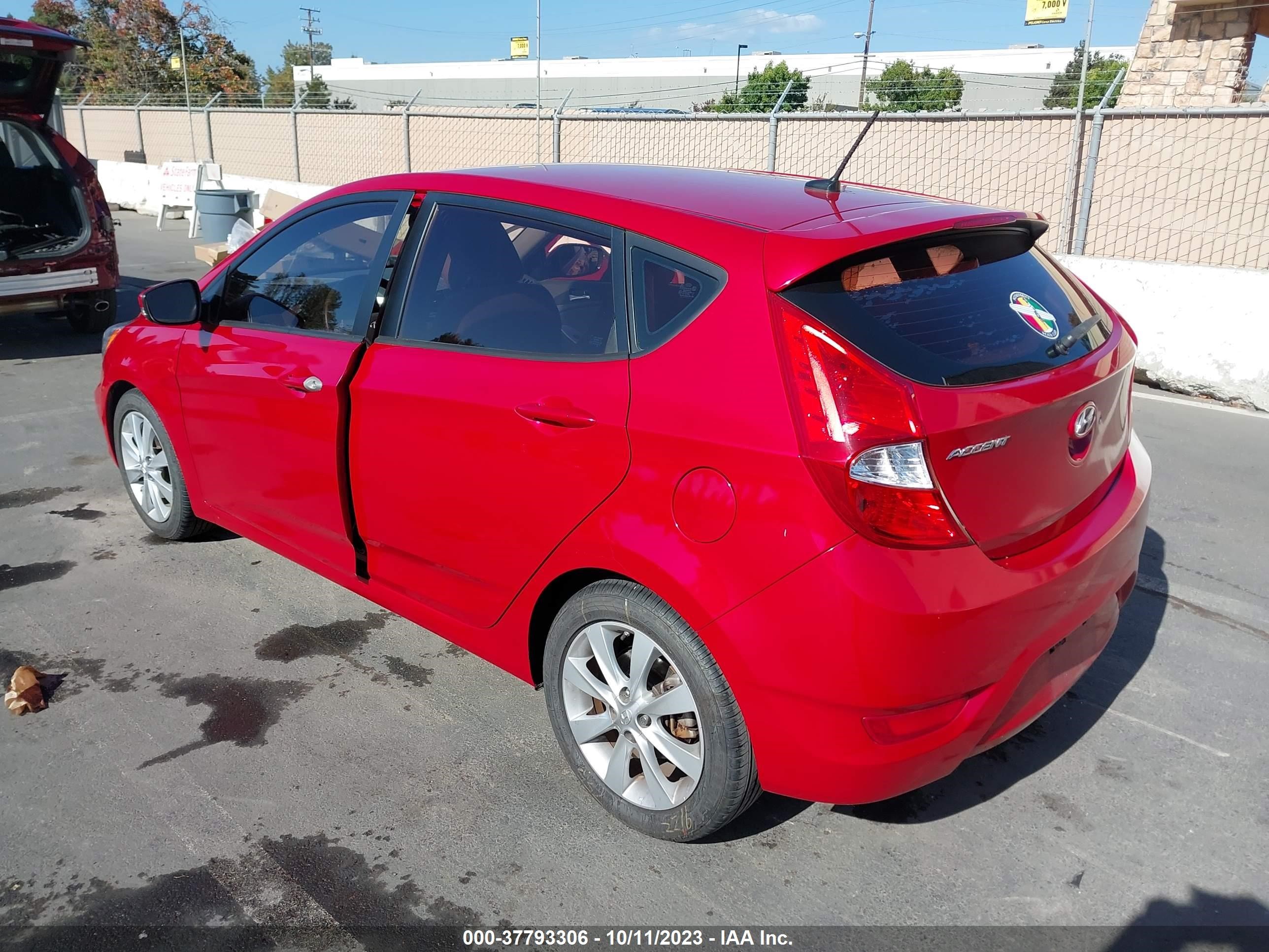 Photo 2 VIN: KMHCU5AE2DU076712 - HYUNDAI ACCENT 