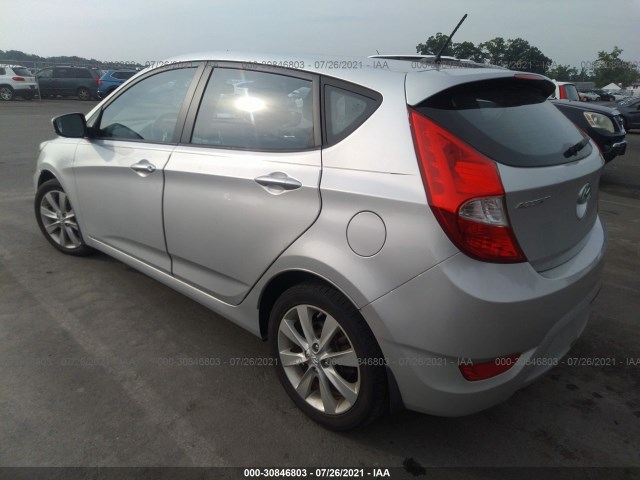 Photo 2 VIN: KMHCU5AE2DU137203 - HYUNDAI ACCENT 