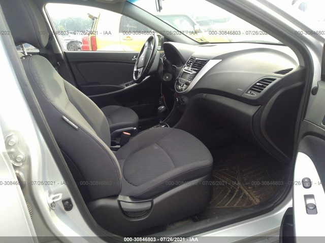 Photo 4 VIN: KMHCU5AE2DU137203 - HYUNDAI ACCENT 