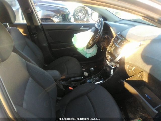 Photo 4 VIN: KMHCU5AE2FU233075 - HYUNDAI ACCENT 