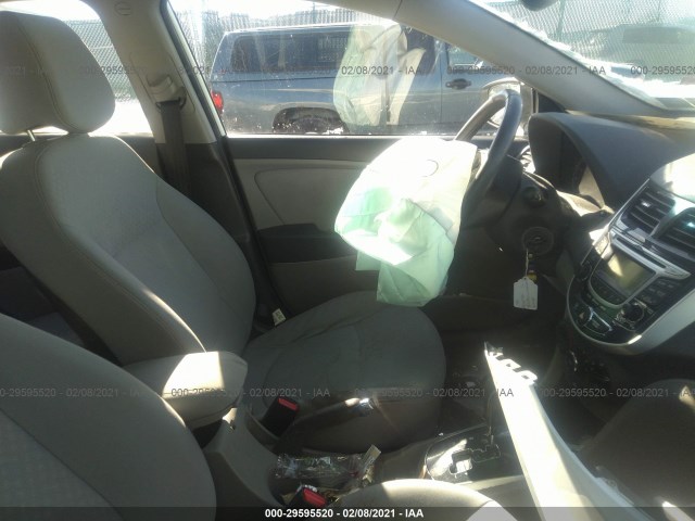 Photo 4 VIN: KMHCU5AE3DU090442 - HYUNDAI ACCENT 