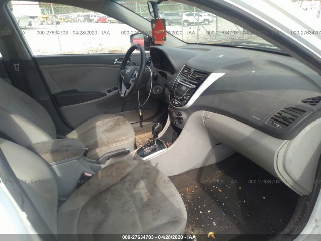 Photo 4 VIN: KMHCU5AE4CU037568 - HYUNDAI ACCENT 